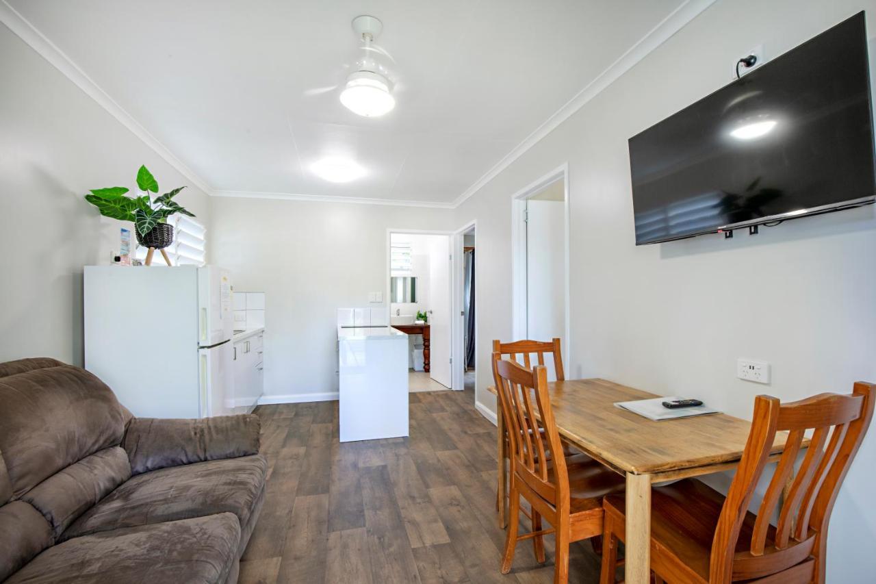 Bush Village Holiday Cabins Airlie Beach Ngoại thất bức ảnh