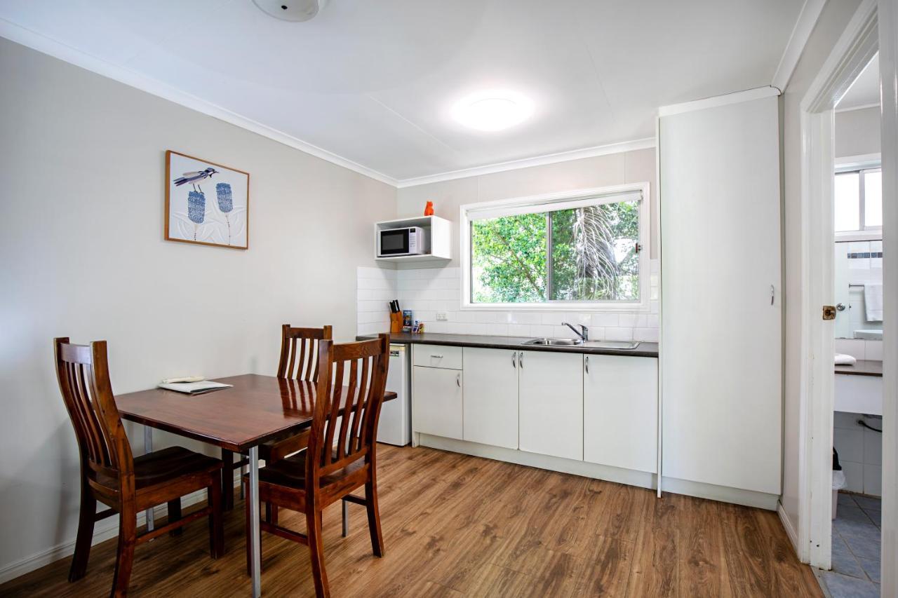 Bush Village Holiday Cabins Airlie Beach Ngoại thất bức ảnh