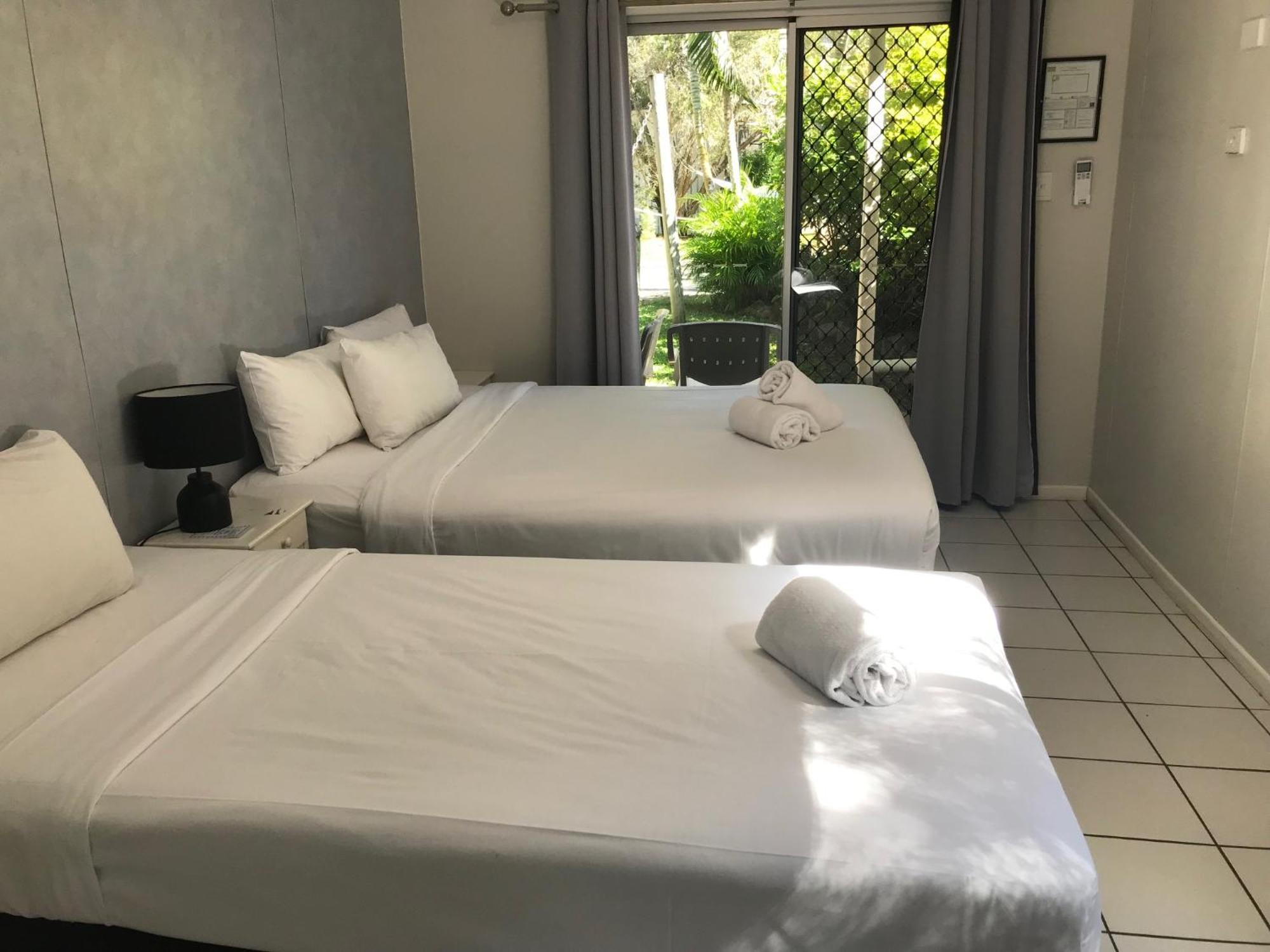 Bush Village Holiday Cabins Airlie Beach Ngoại thất bức ảnh