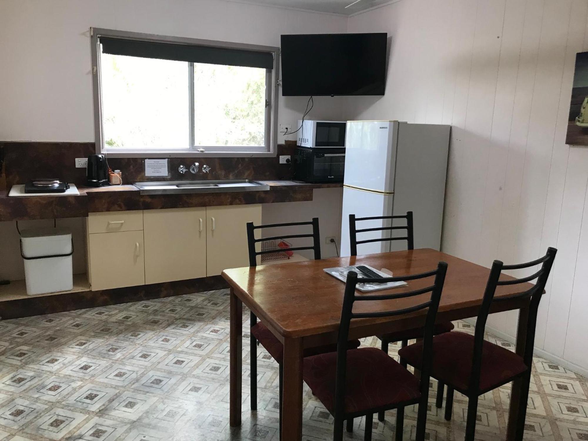 Bush Village Holiday Cabins Airlie Beach Ngoại thất bức ảnh