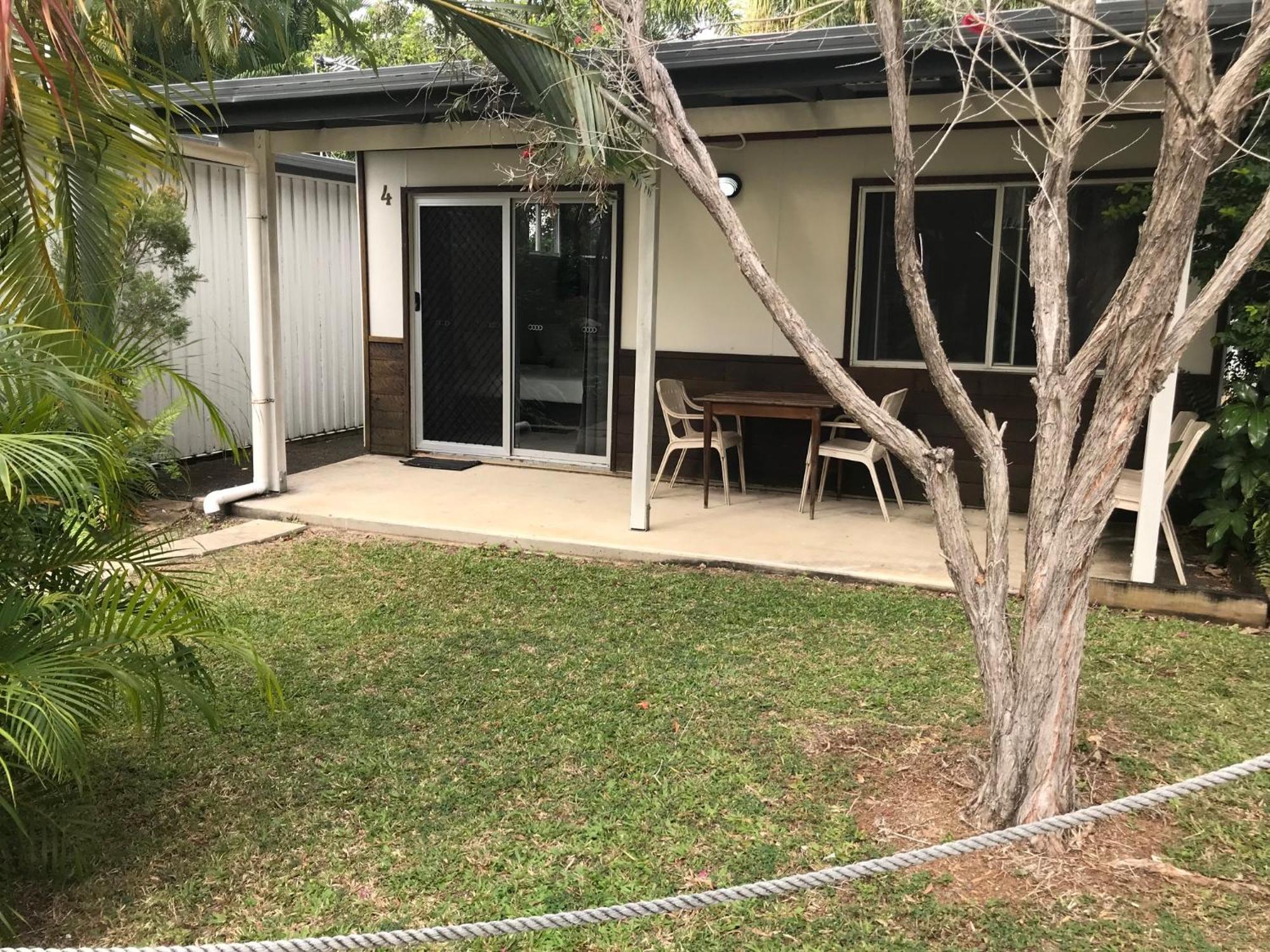 Bush Village Holiday Cabins Airlie Beach Ngoại thất bức ảnh